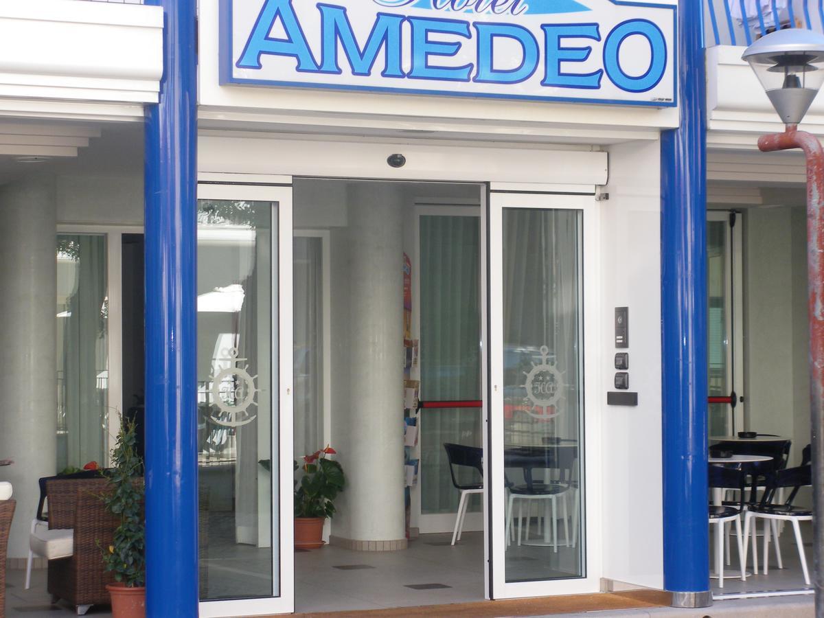 Hotel Amedeo Мізано-Адріатіко Екстер'єр фото